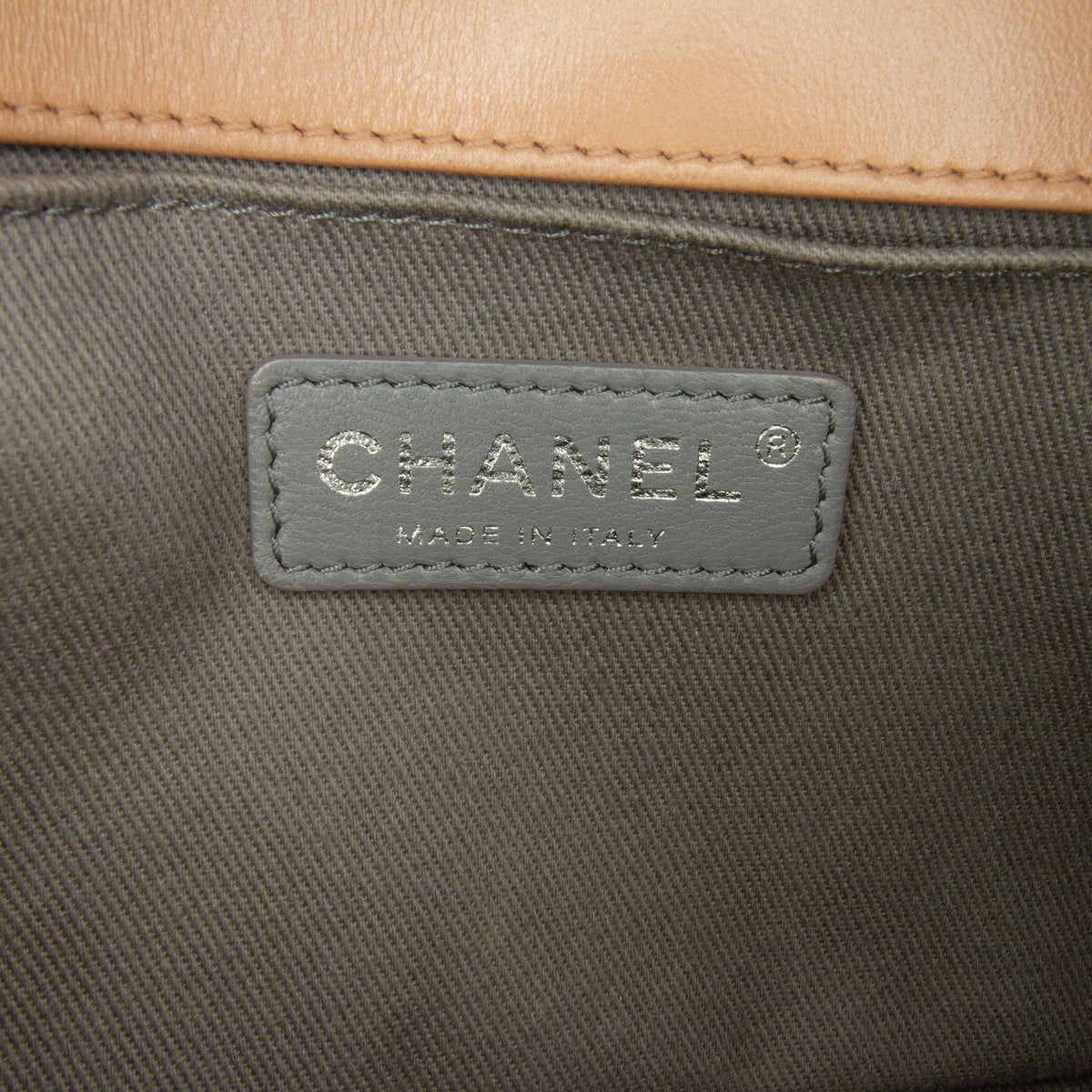 Chanel Medium Lambskin Boy Flap Bag (SHG-12u1uJ)