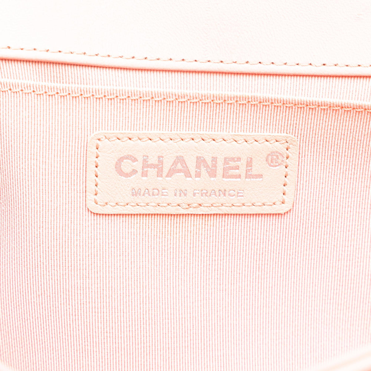 Chanel Medium Lambskin Boy Flap (SHG-egLU0X)