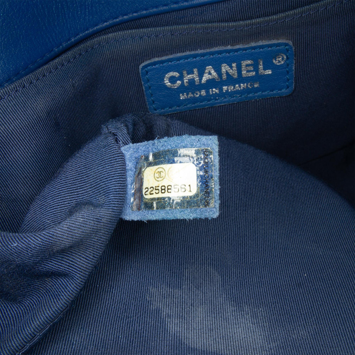 Chanel Medium Lambskin Chevron Boy Flap (SHG-pvPgpi)