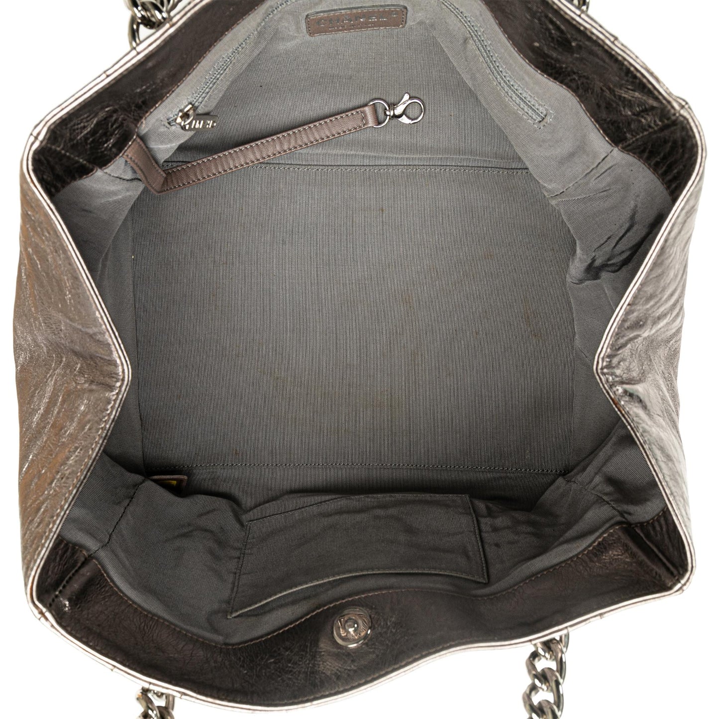Chanel Medium Metallic Calfskin Modern Chain Tote (SHG-ZlIanC)
