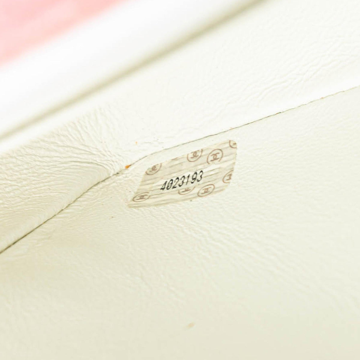 Chanel Medium Micro Quilted Velvet CC Flap (SHG-rxQwA0)