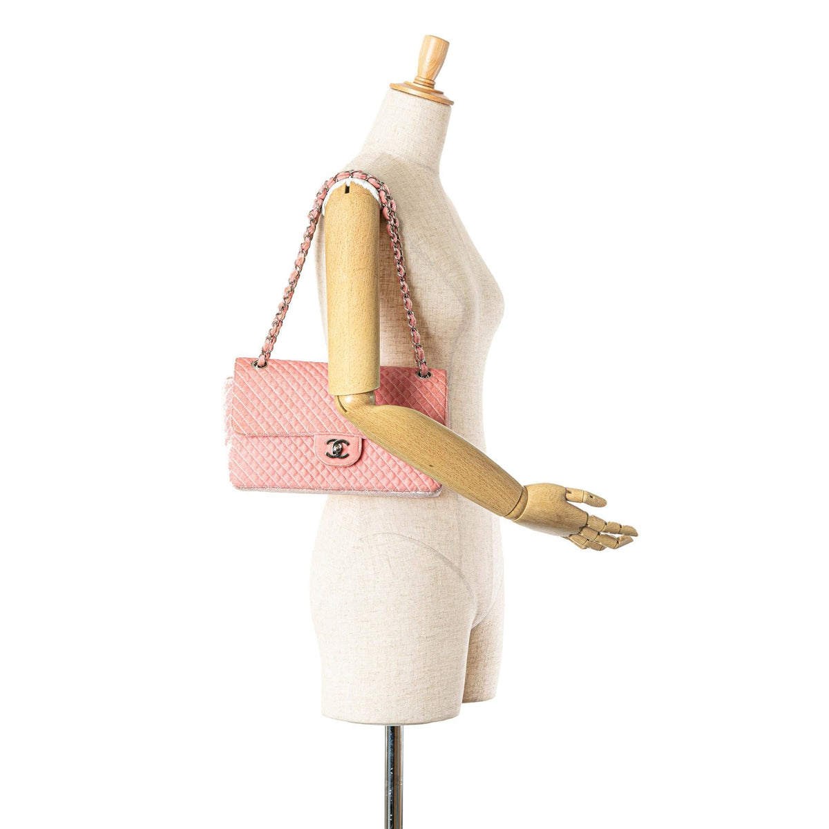 Chanel Medium Micro Quilted Velvet CC Flap (SHG-rxQwA0)