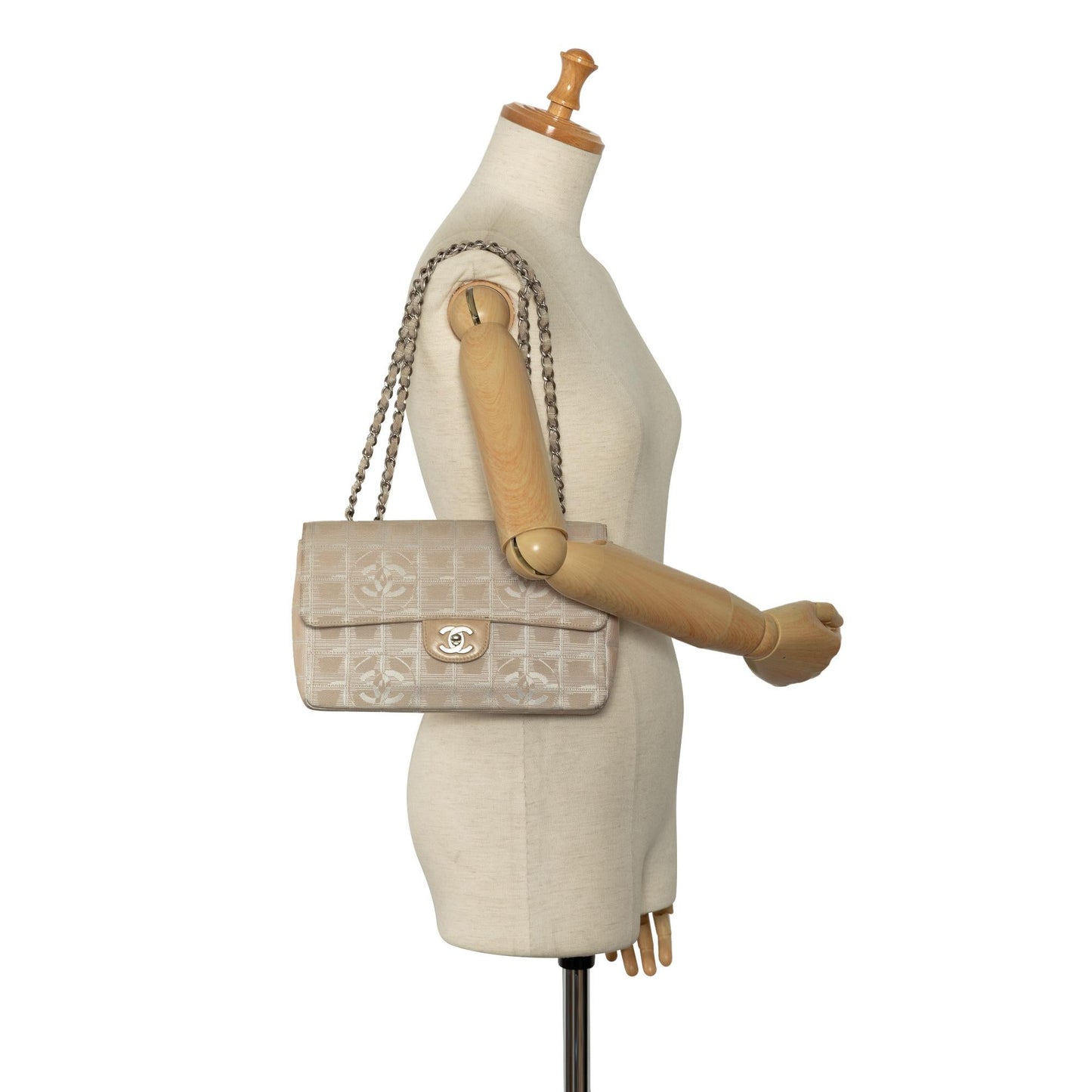 Chanel Medium New Travel Line Classic Flap Single (SHG-hou8eK)