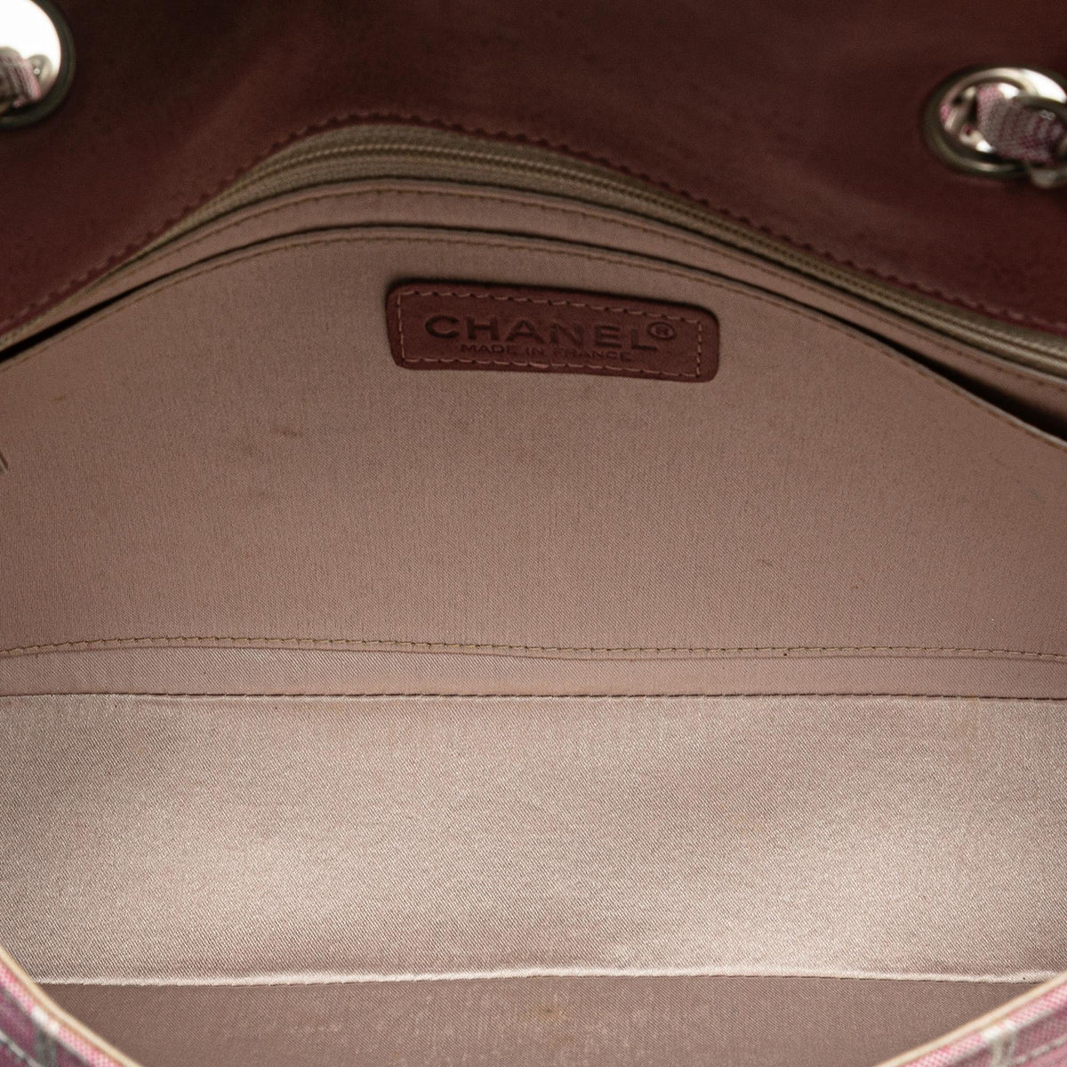Chanel Medium New Travel Line Single Flap (SHG-uIyp6F)