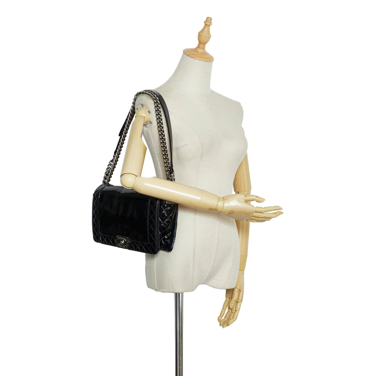 Chanel Medium Patent Reverso Boy Flap (SHG-JG1Gnr)