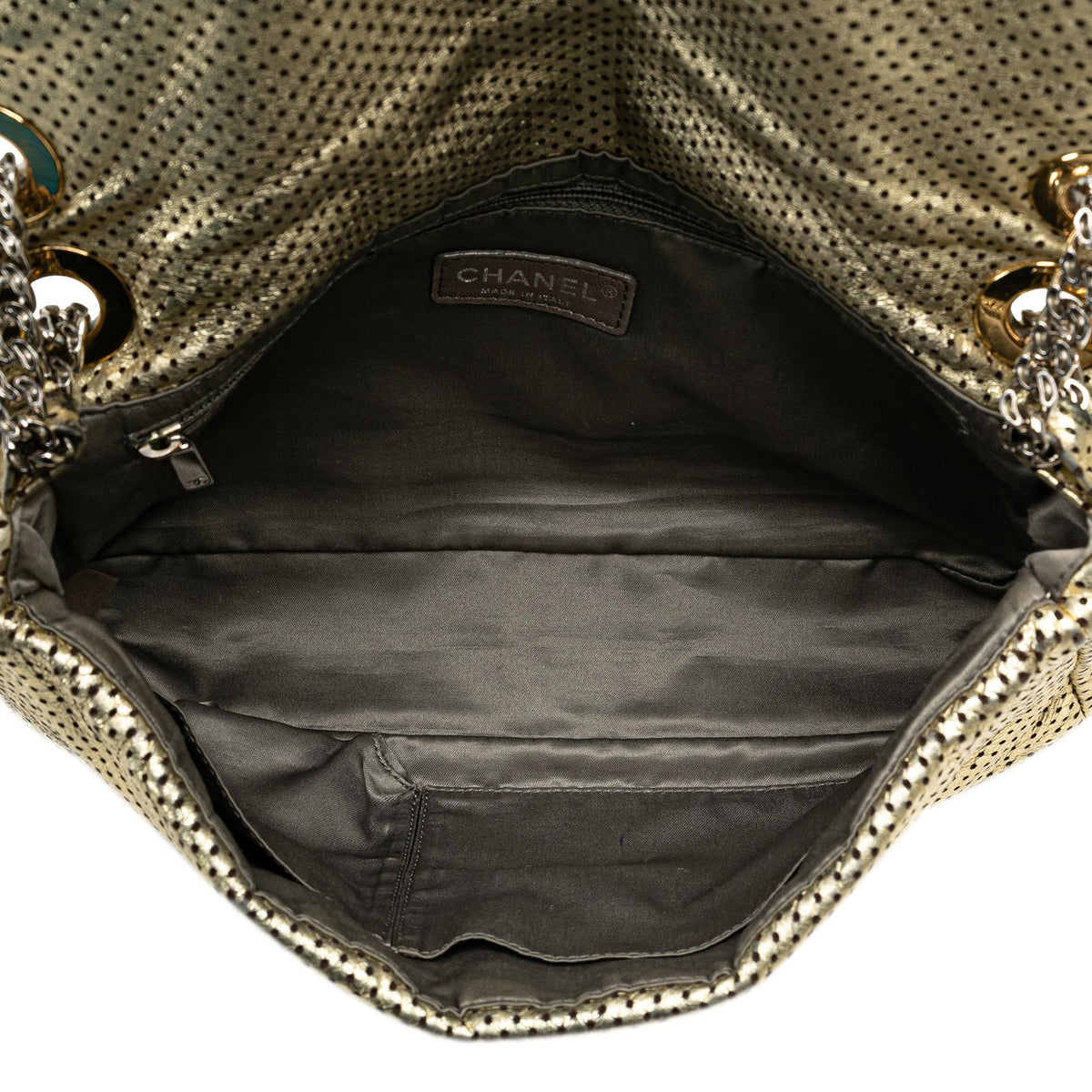 Chanel Medium Perforated Calfskin Reissue Drill Flap (SHG-QZsUJz)