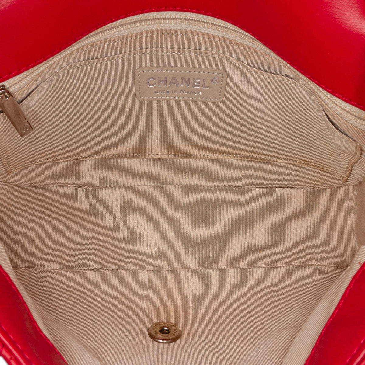 Chanel Medium Perforated Lambskin Punch Flap (SHG-PkZhhC)