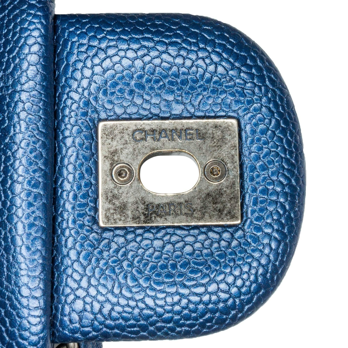 Chanel Medium Quilted Iridescent Caviar Easy Flap (SHG-Kep0fN)