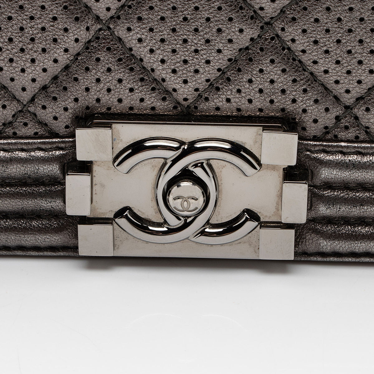 Chanel Metallic Perforated Lambskin New Medium Boy Bag (SHF-hpWTCx)