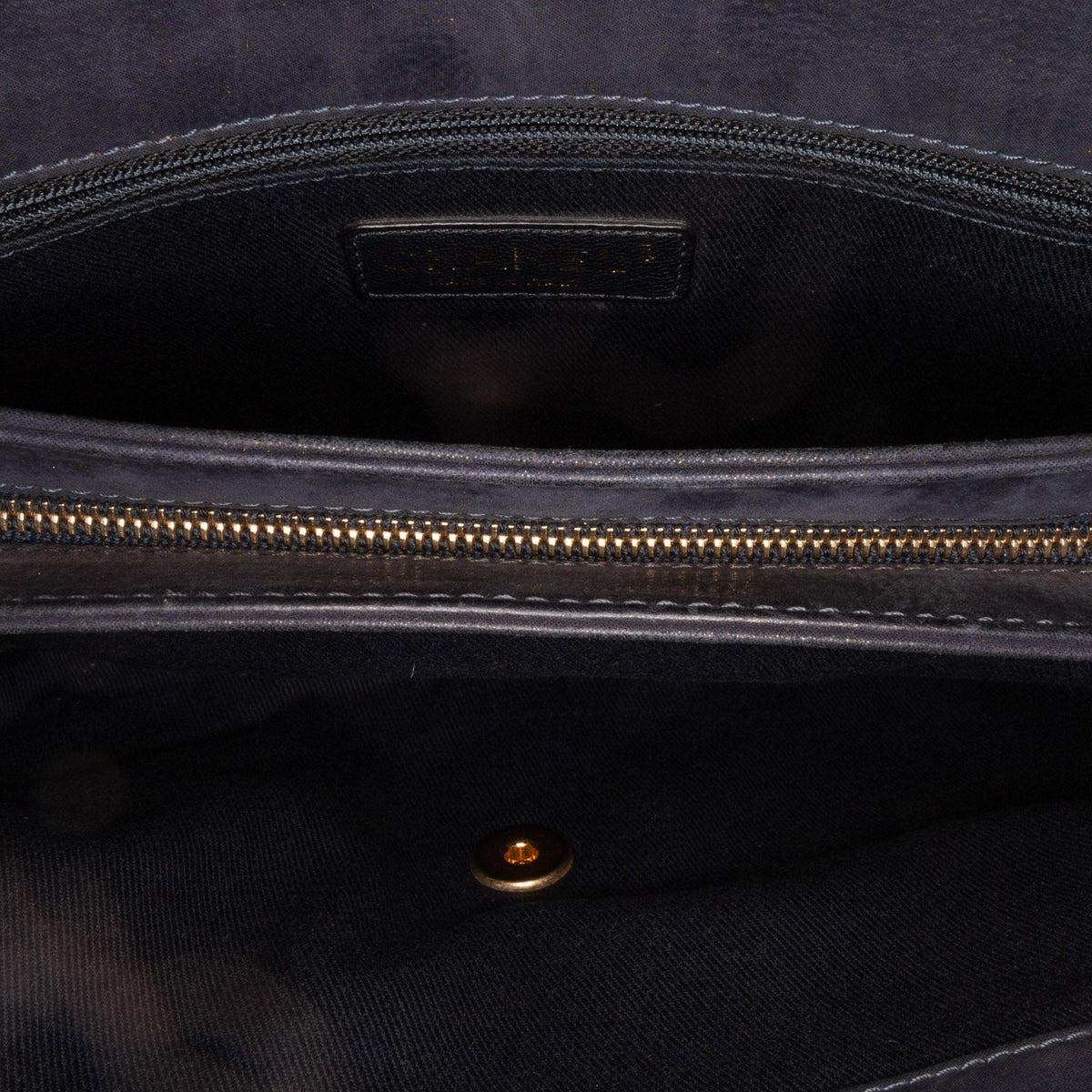 Chanel Metallic Stitch Flap (SHG-wBAD6E)