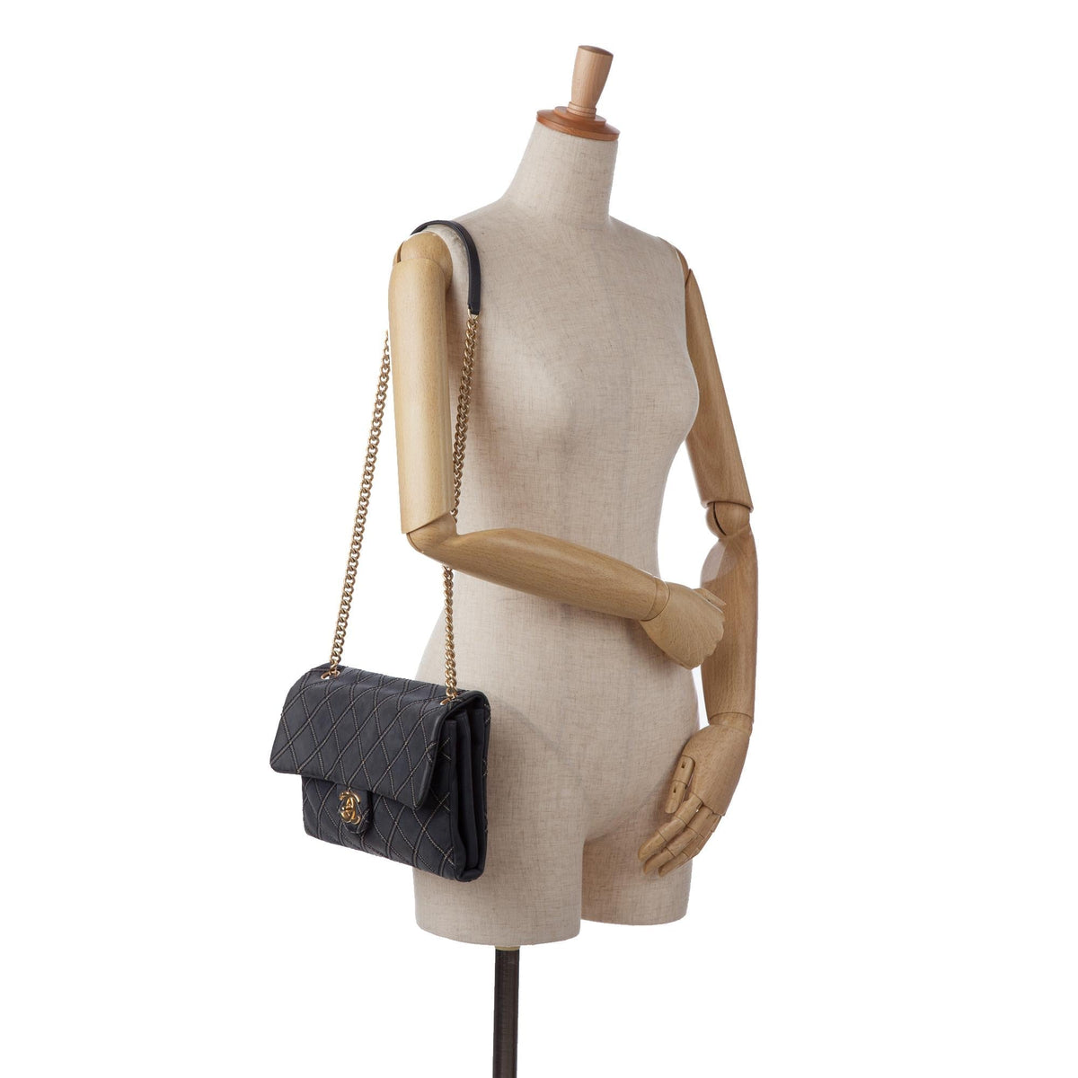Chanel Metallic Stitch Flap (SHG-wBAD6E)