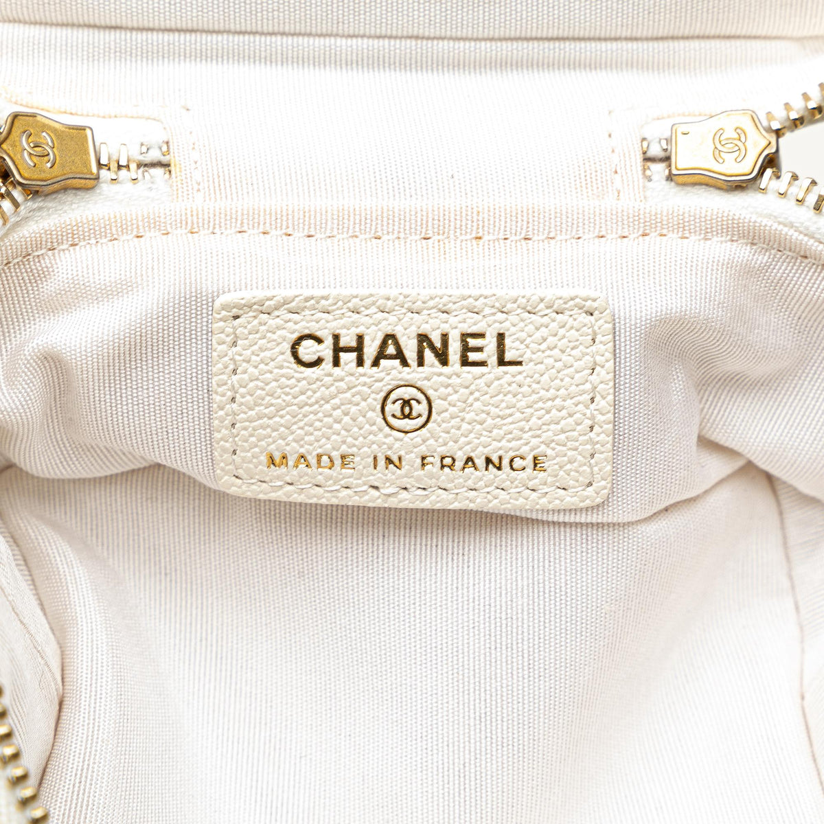 Chanel Mini Caviar Chain Zip Around Vanity Case (SHG-OHqRbf)
