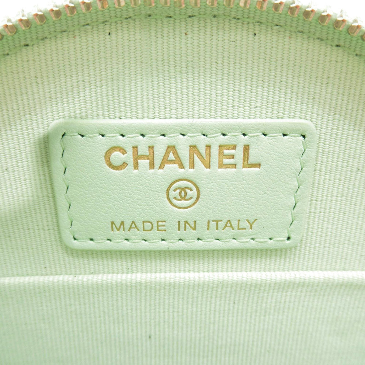 Chanel Mini Caviar Round Vanity Bag (SHG-L9oeJh)
