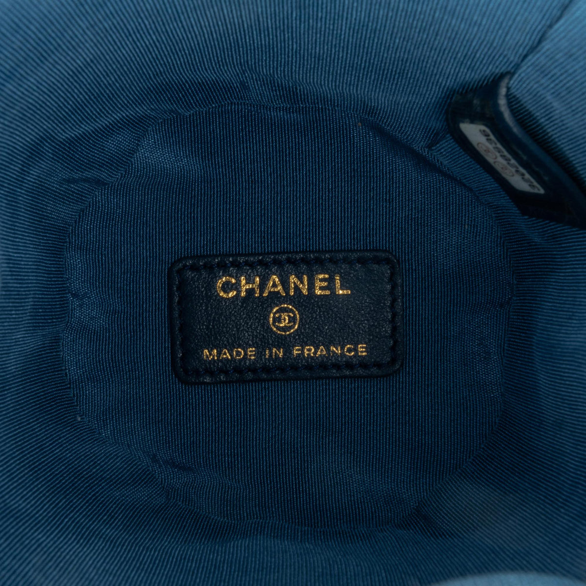 Chanel Mini Denim Mood Bucket with Chain (SHG-ThquAC)
