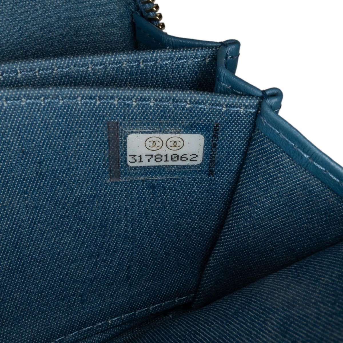 Chanel Mini Denim Pearl Crush Card Holder On Chain (SHG-clDWDq)