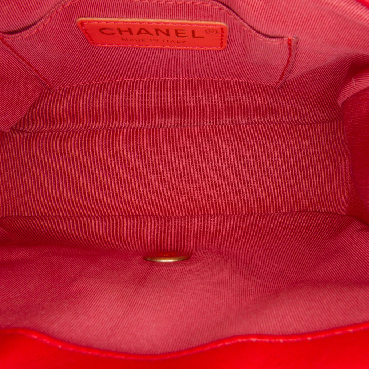 Chanel Mini In the Loop Flap Bag (SHG-XlVbTW)