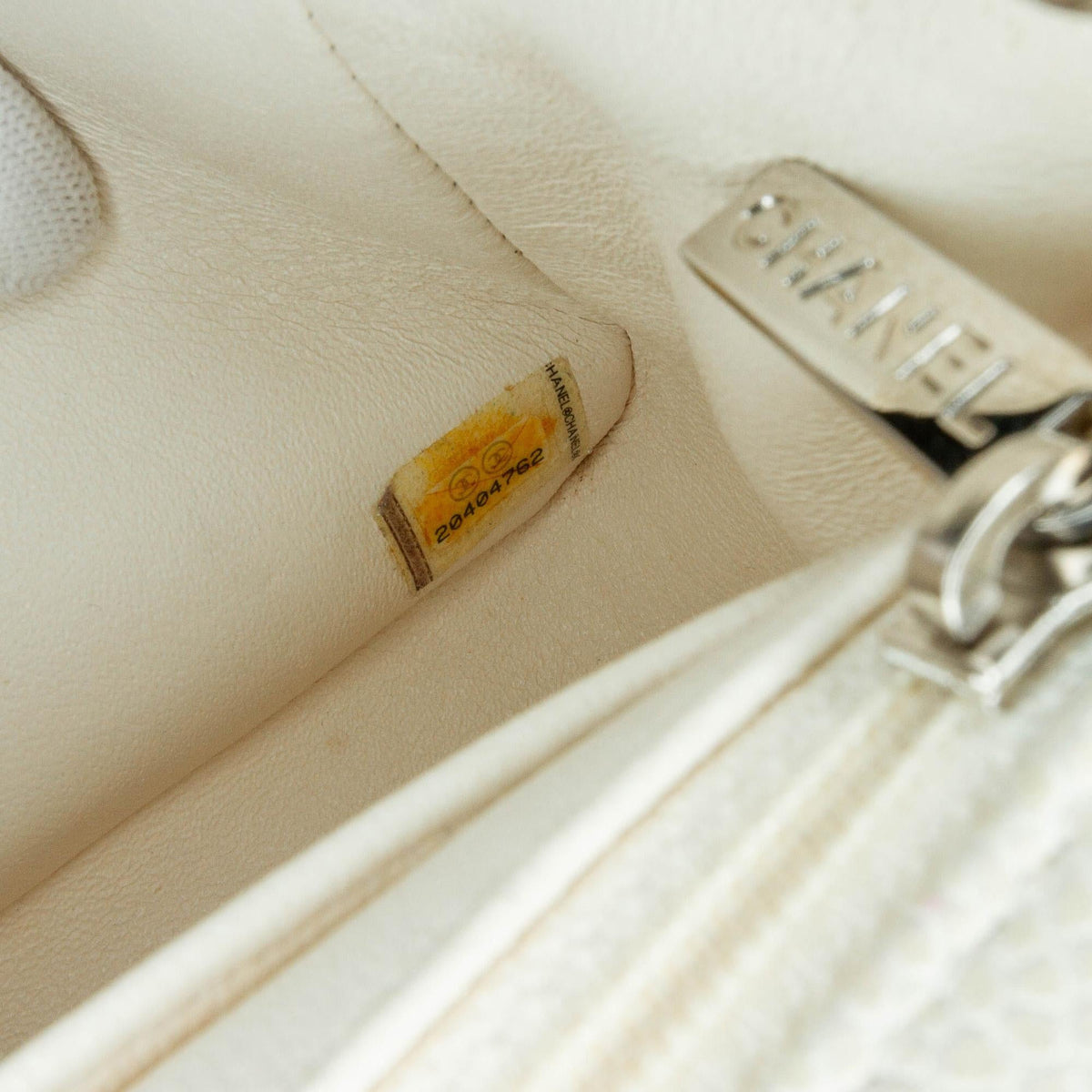 Chanel Mini Square Classic Caviar Single Flap (SHG-q4SPFg)