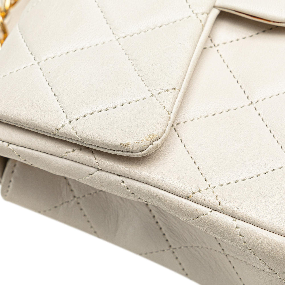 Chanel Mini Square Classic Lambskin Single Flap (SHG-VMgnRl)