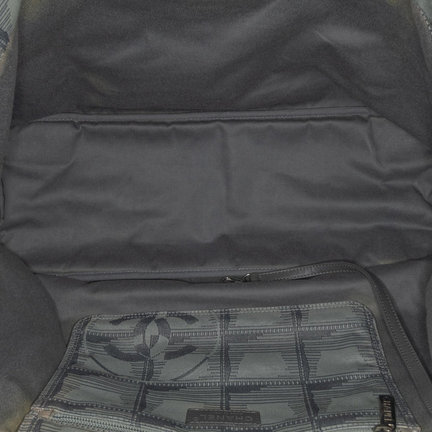Chanel New Travel Line Bicolor Nylon Tote (SHG-ay6wPX)
