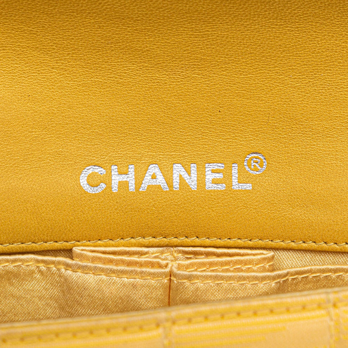 Chanel New Travel Line Nylon East West Flap (SHG-MfcRz0)