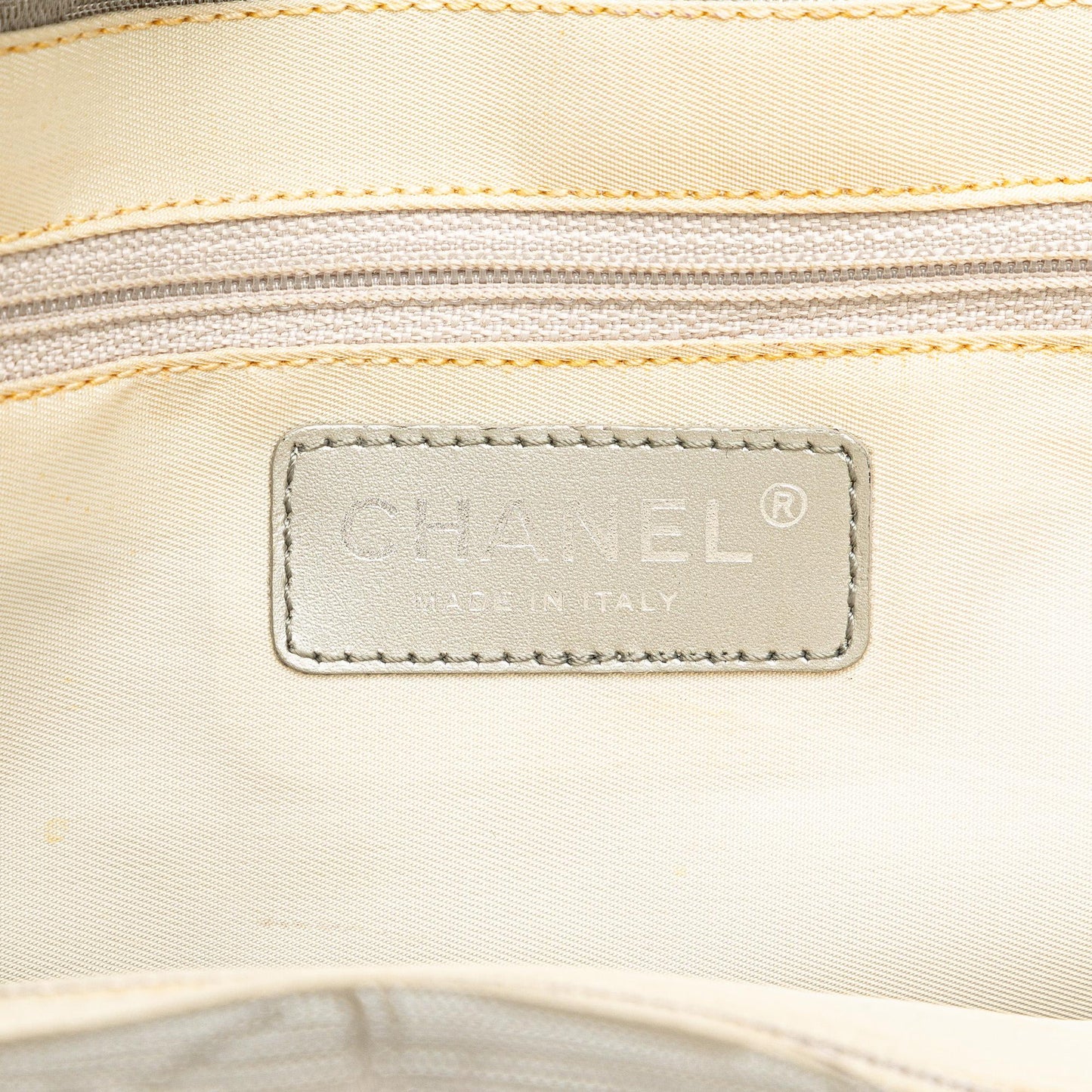 Chanel New Travel Line Nylon Tote (SHG-w9v5un)
