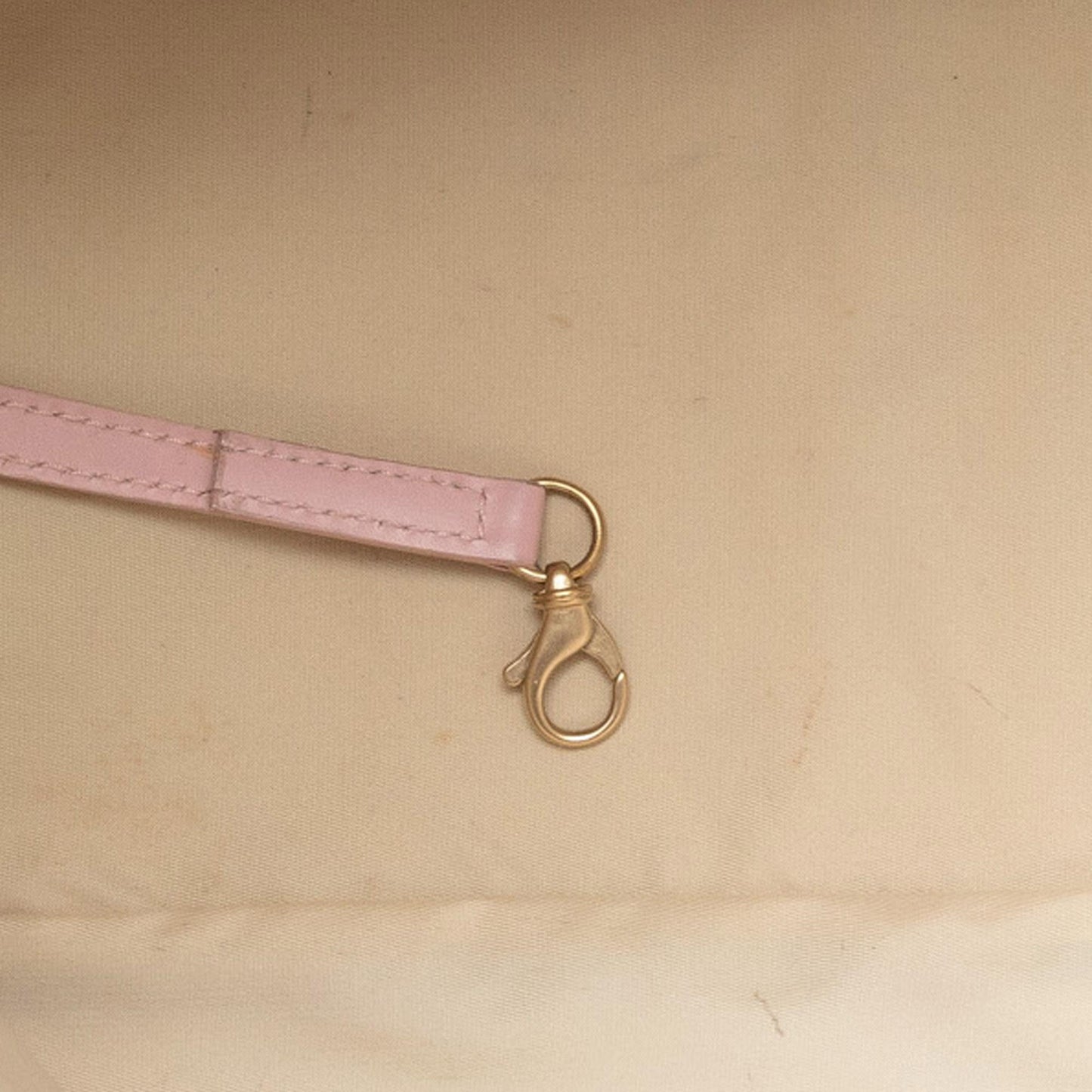 Chanel New Travel Line Tote (SHG-anTkPW)