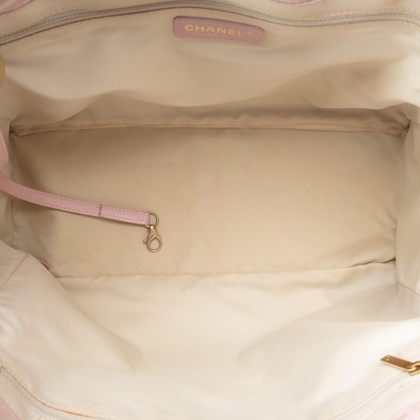 Chanel New Travel Line Tote (SHG-anTkPW)