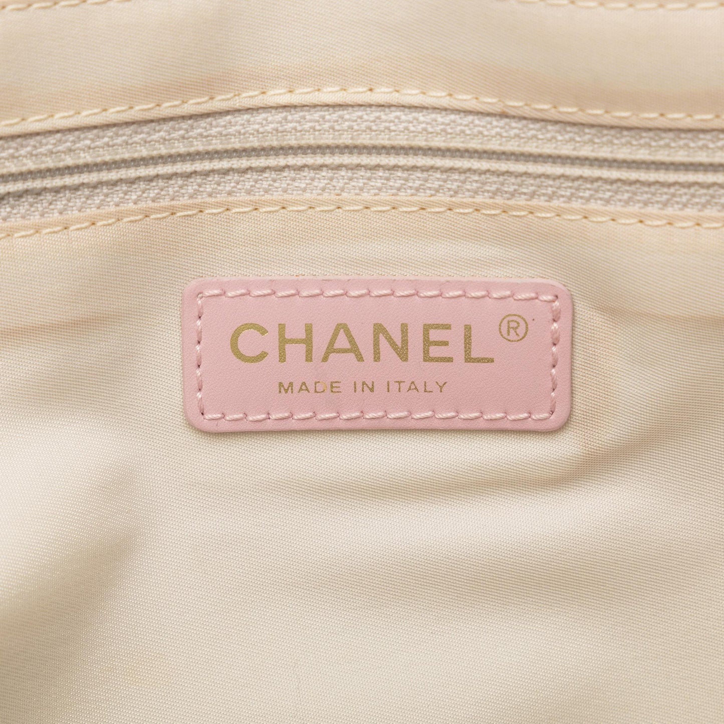 Chanel New Travel Line Tote (SHG-anTkPW)