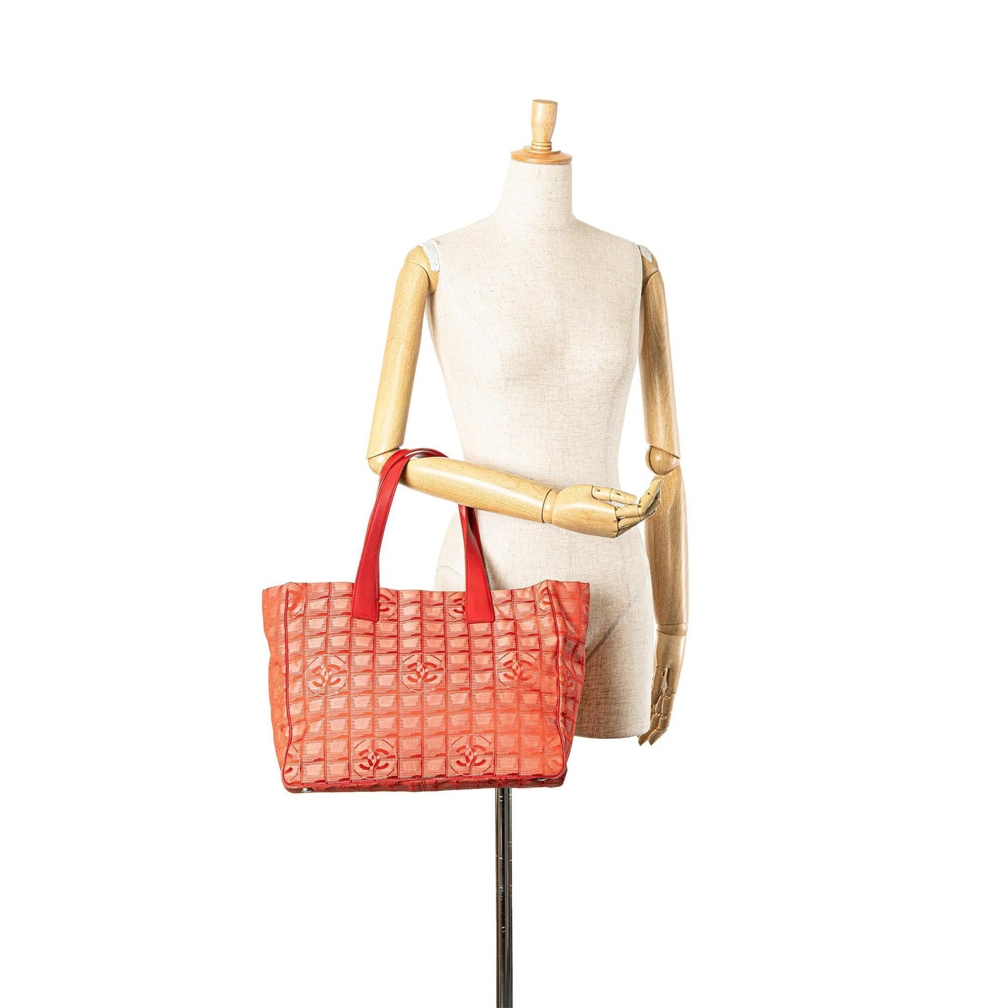 Chanel Nylon New Travel Line Tote (SHG-Pm8KNl)