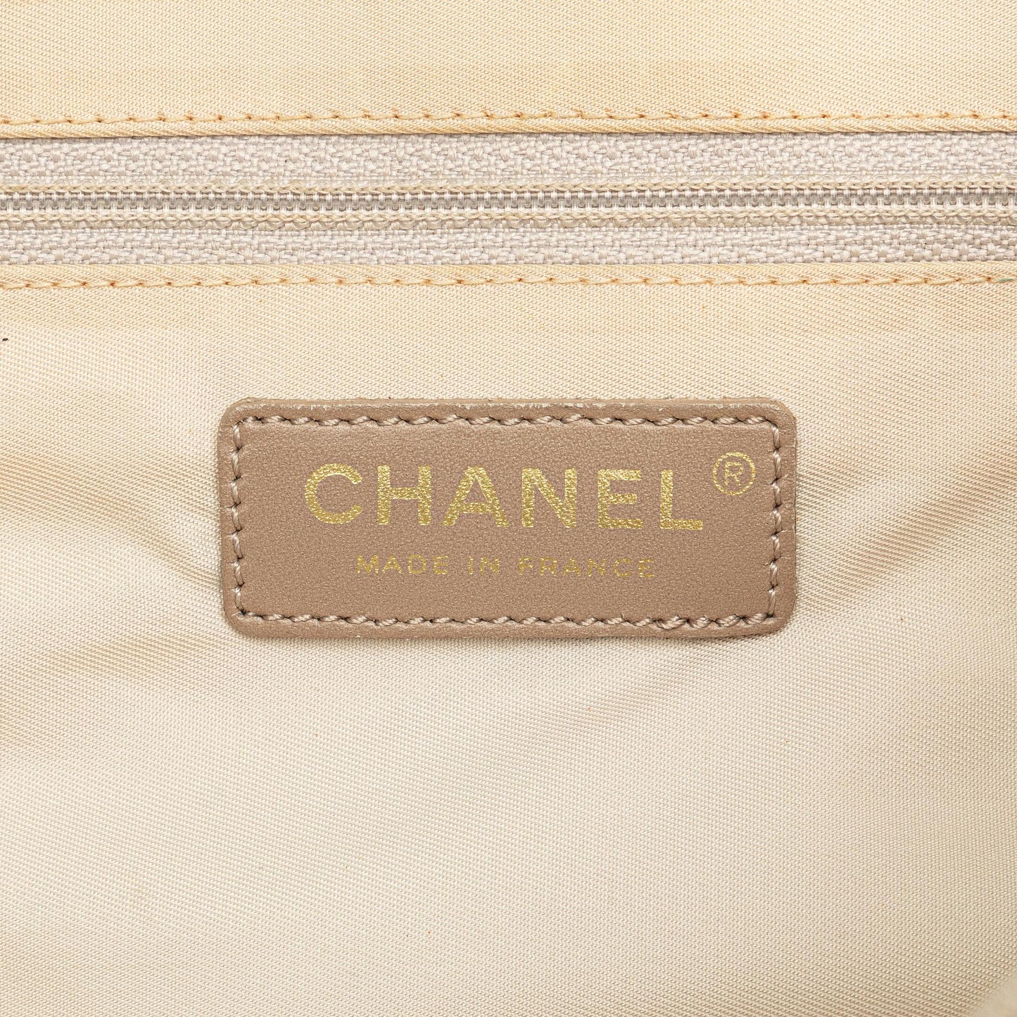 Chanel Nylon New Travel Line Tote (SHG-4C5Qr5)