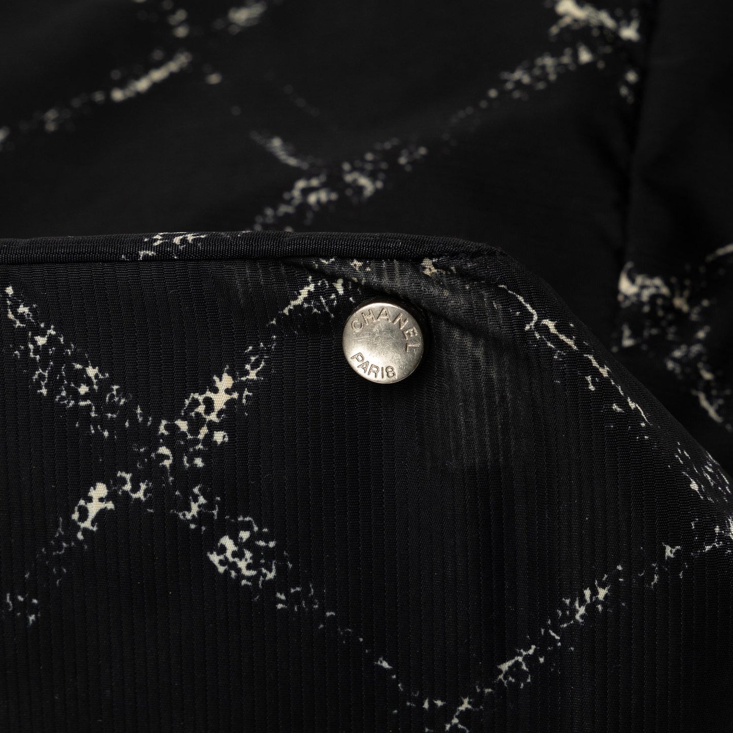 Chanel Old Travel Line Tote (SHG-NPSbAO)