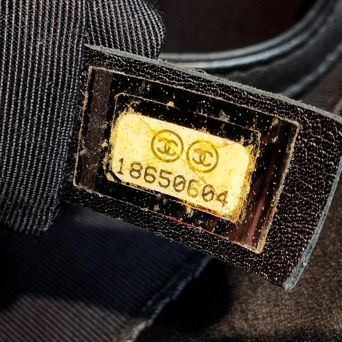 Chanel Patent Boy Reverso Shopping Tote (SHG-DFtGpZ)