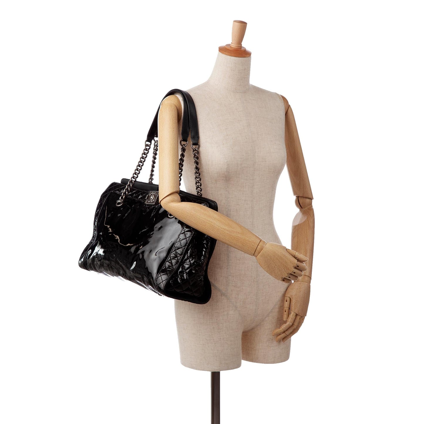 Chanel Patent Boy Reverso Shopping Tote (SHG-DFtGpZ)