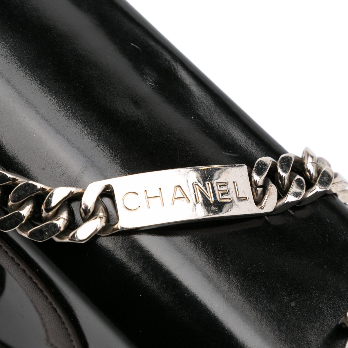 Chanel Patent Flap Handbag (SHG-YxQaRJ)