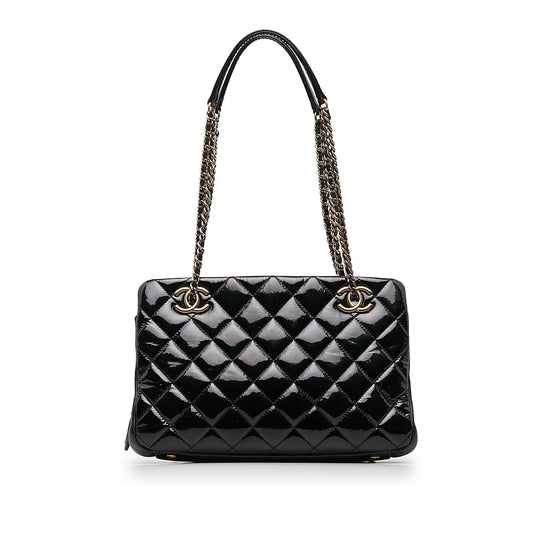 Chanel Patent Goatskin Paris Salzburg CC Eyelet Shoulder Bag (SHG-OuWTBq)