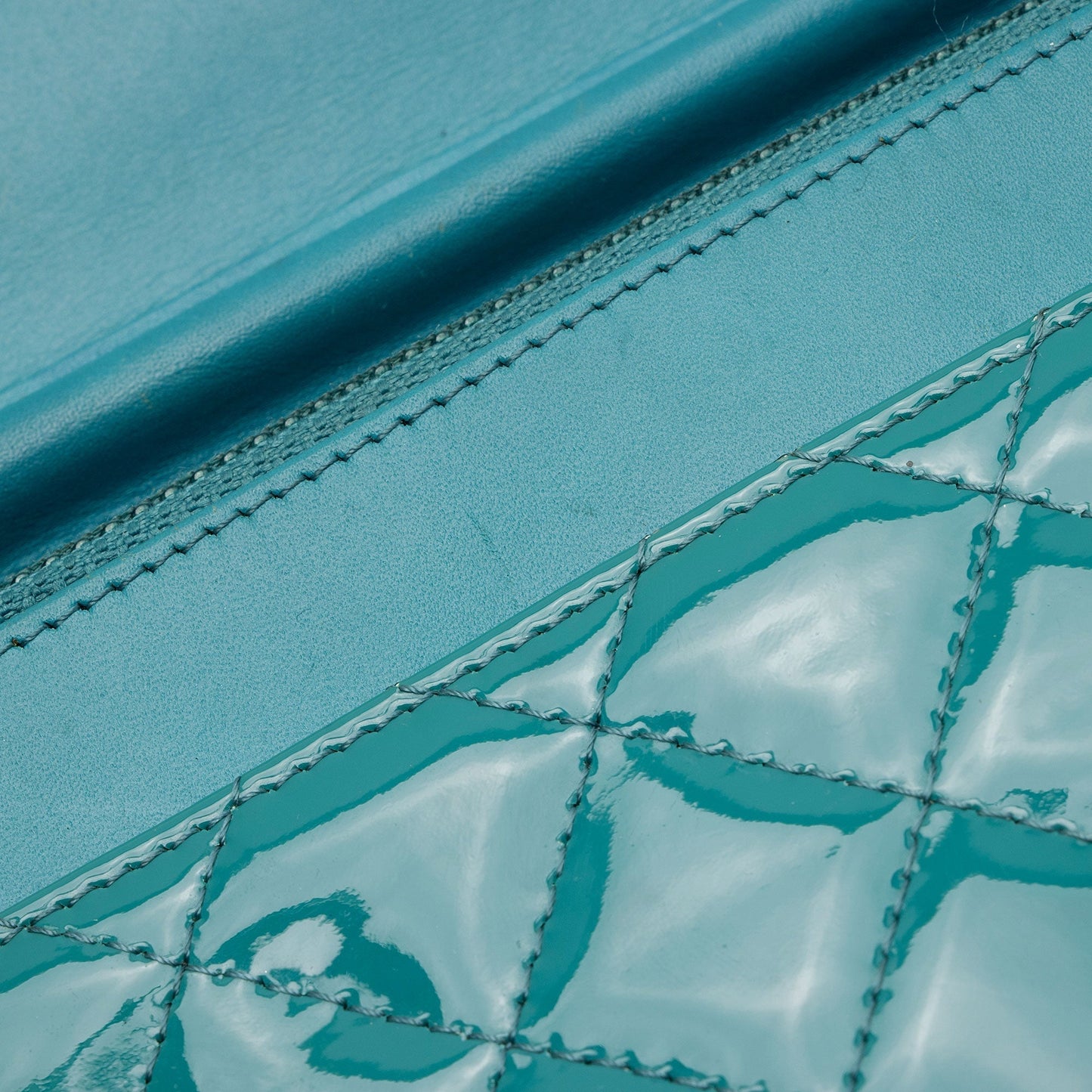 Chanel Patent Leather Boy Wallet on Chain (SHF-ZZnKzy)