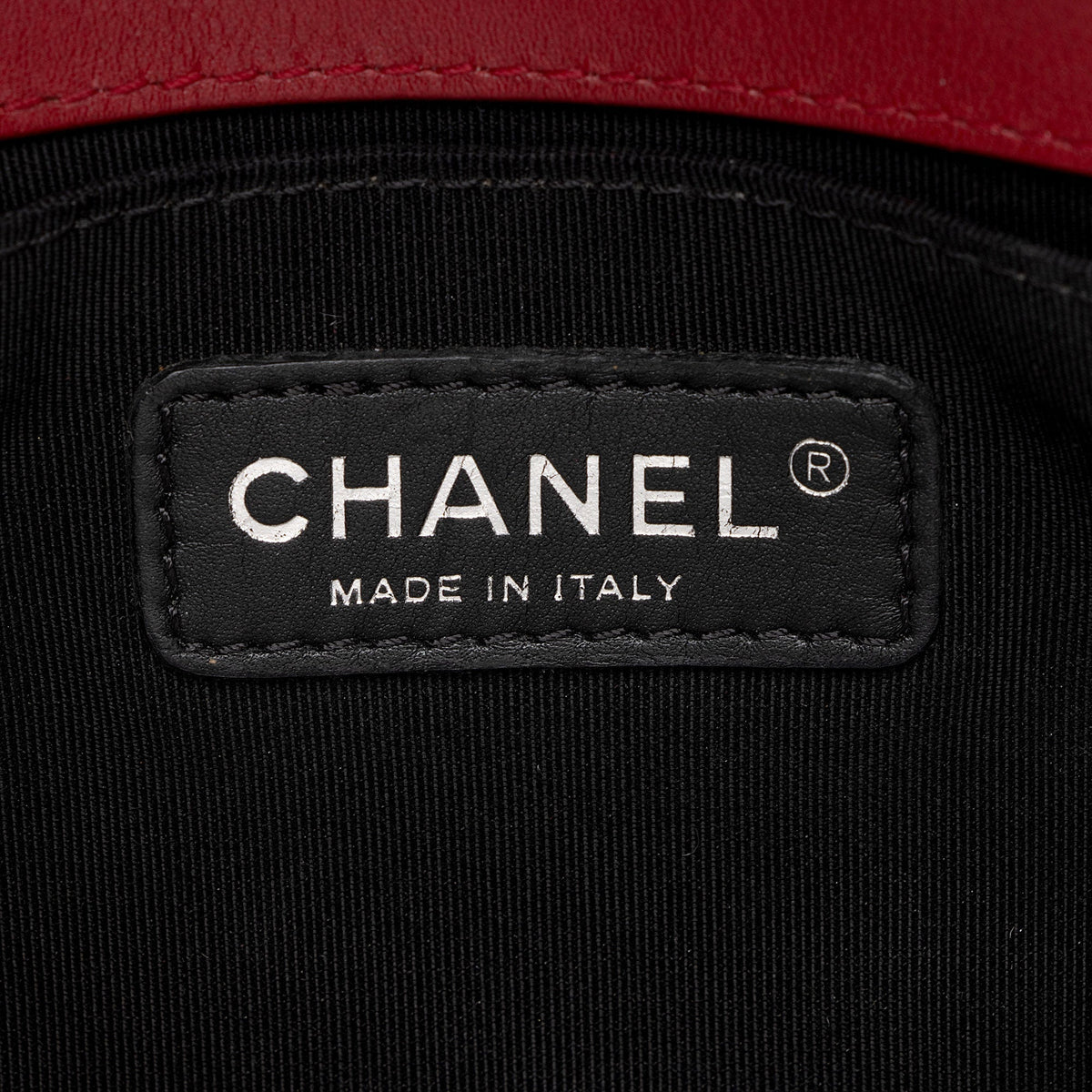 Chanel Patent Leather Plexiglass Old Medium Boy Bag (SHF-ysM1xr)