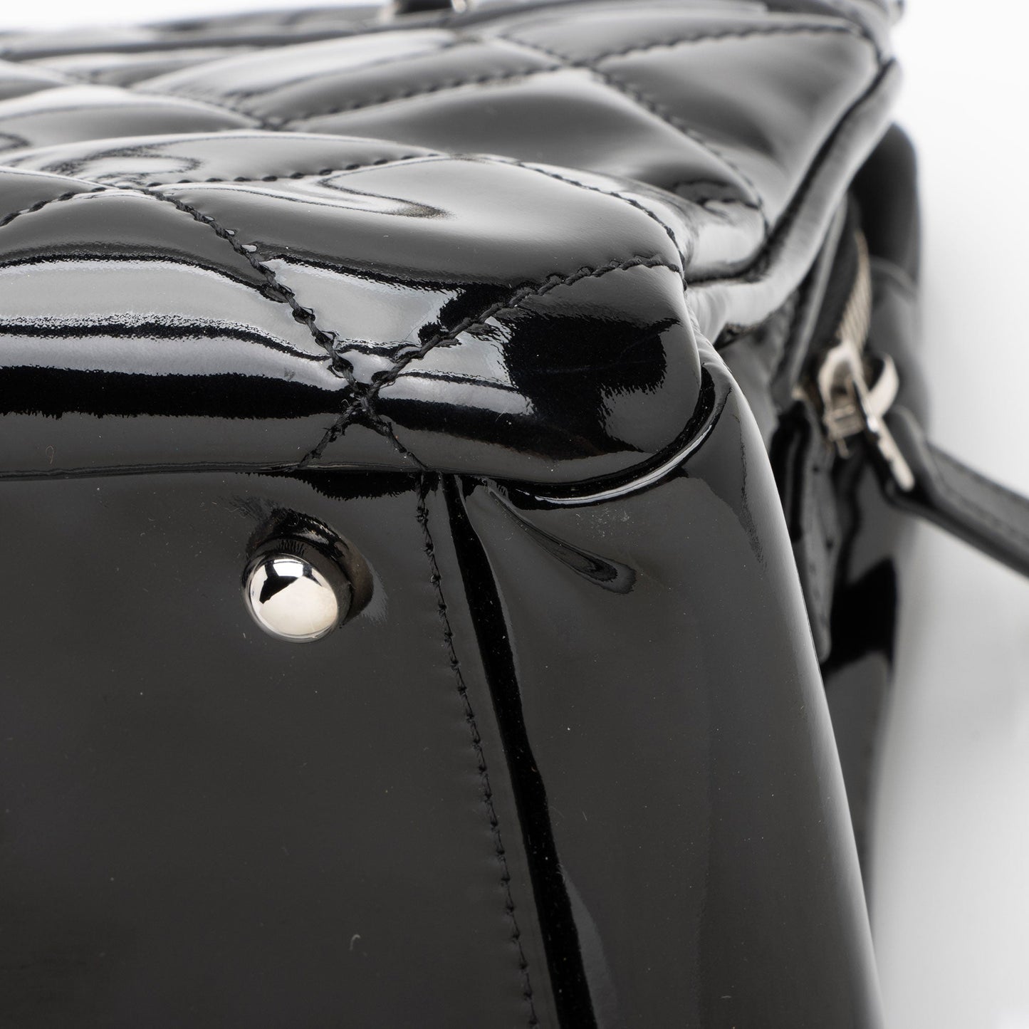 Chanel Patent Leather Timeless CC Chain Small Tote (SHF-xHTHtp)