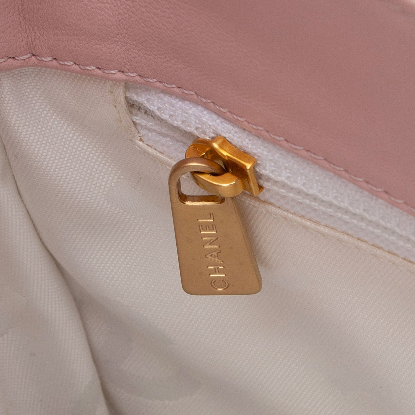 Chanel Patent Leather Triple CC Small Tote (SHF-Kk4uom)