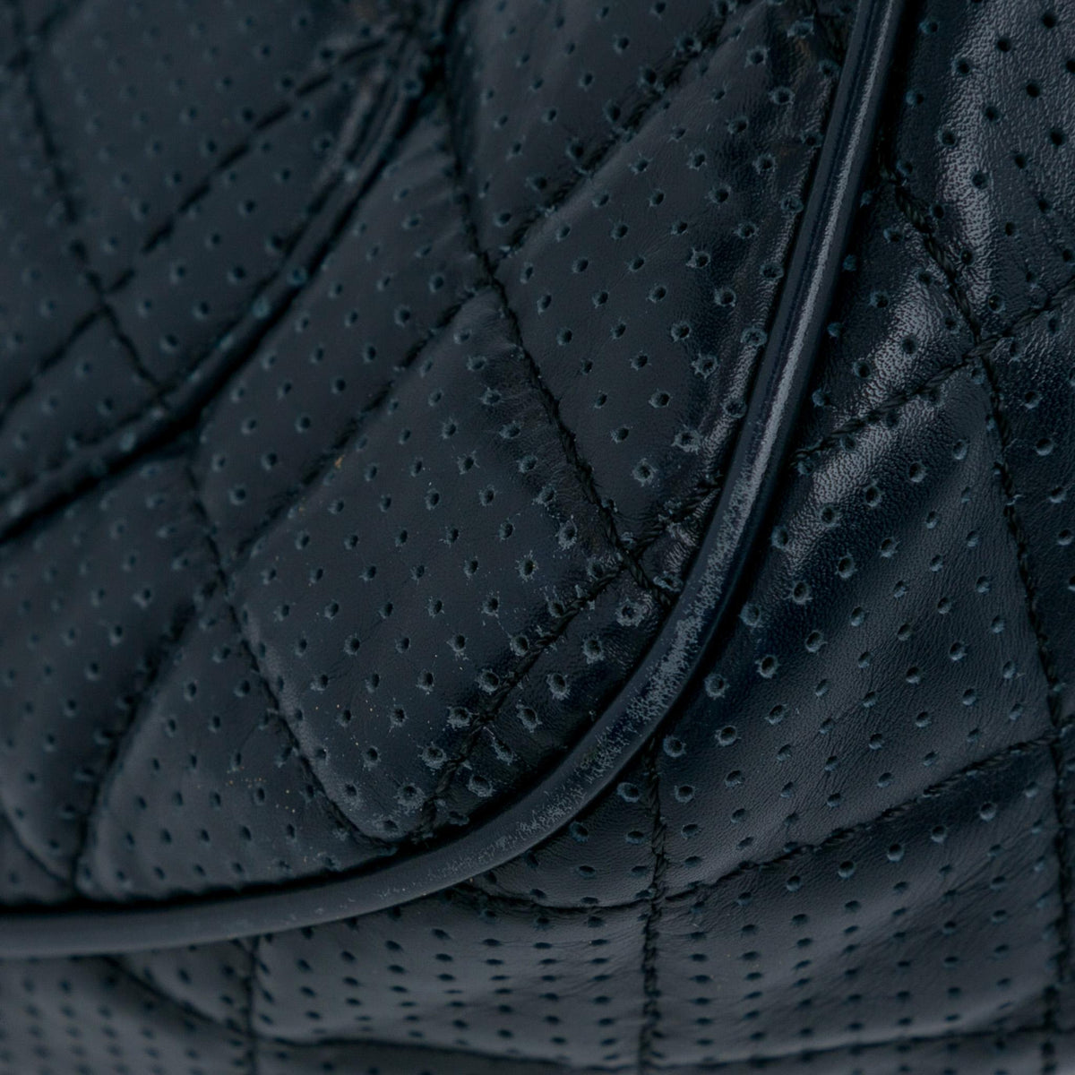 Chanel Perforated Classic Mini Rectangular Flap (SHG-y2Z0bs)