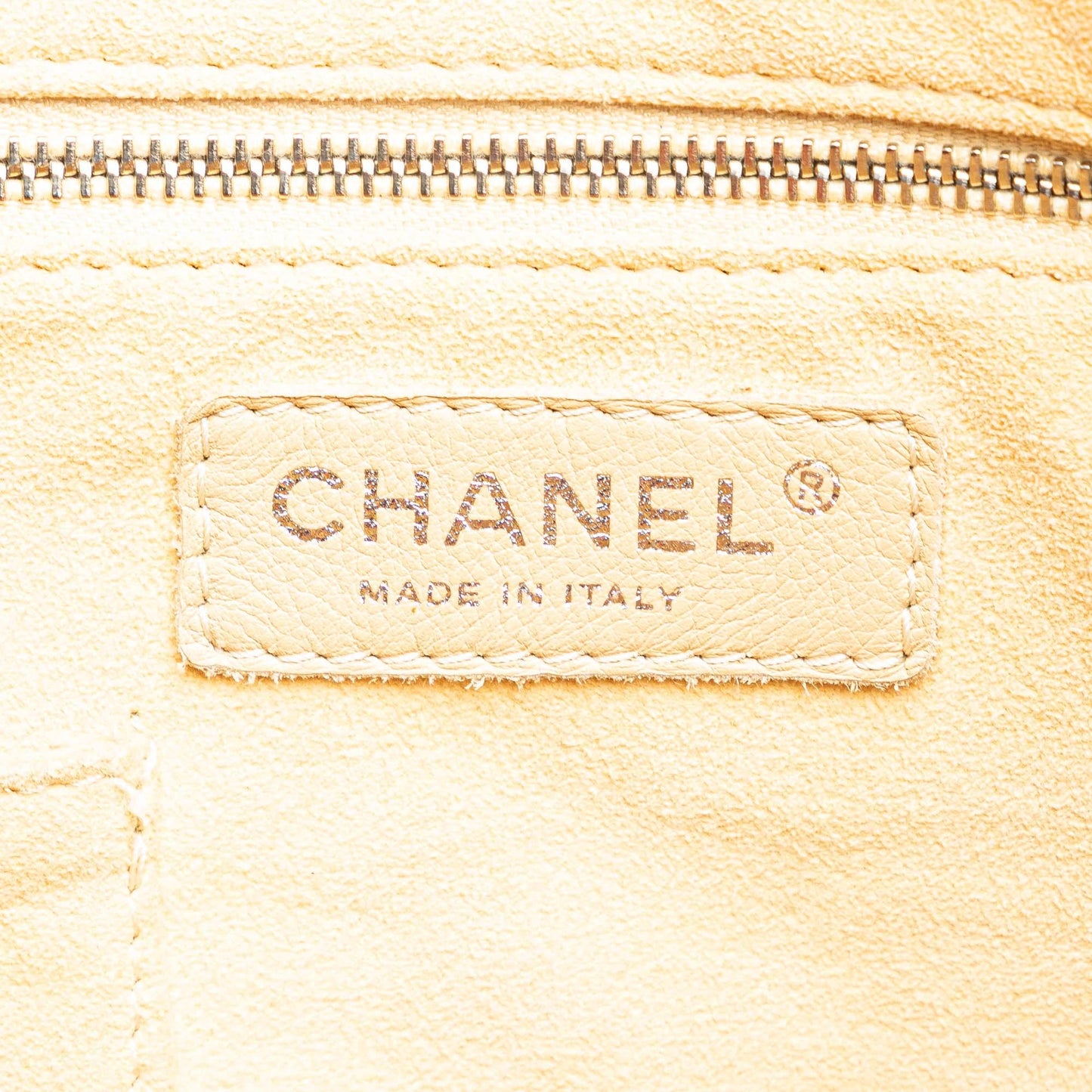 Chanel Perforated Patent CC No. 5 Tote (SHG-EWDMRk)