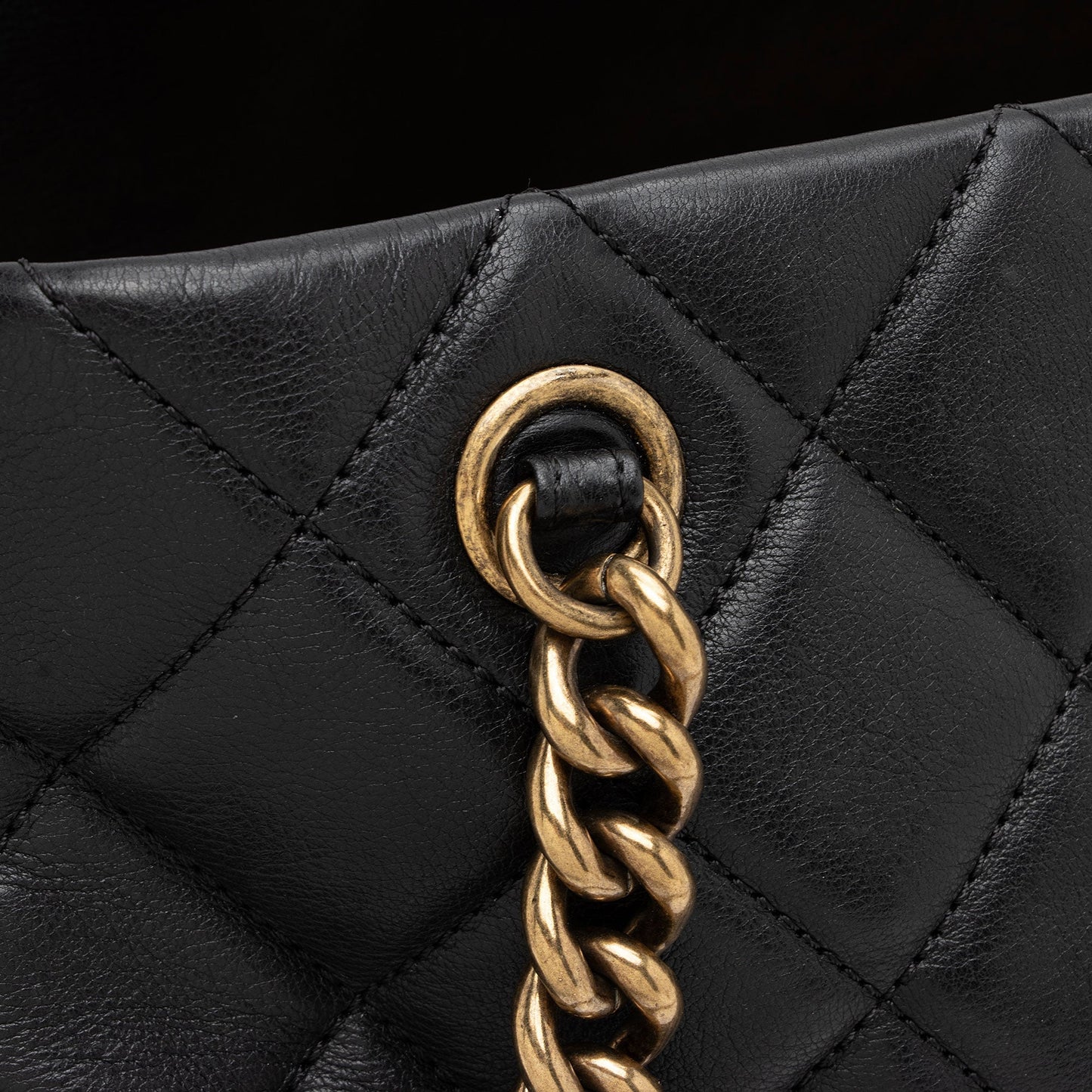 Chanel Quilted Calfskin CC Crown Small Tote (SHF-bToVAu)