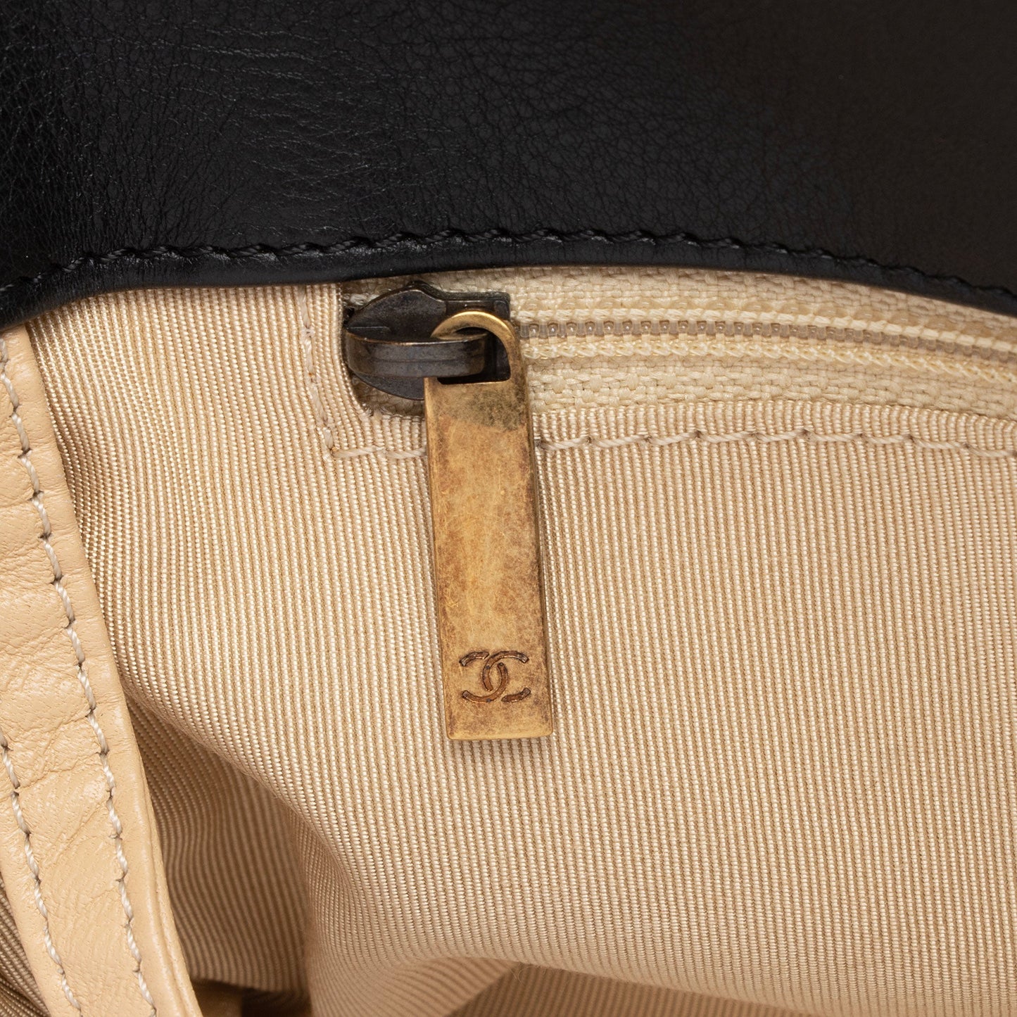 Chanel Quilted Calfskin CC Crown Small Tote (SHF-bToVAu)