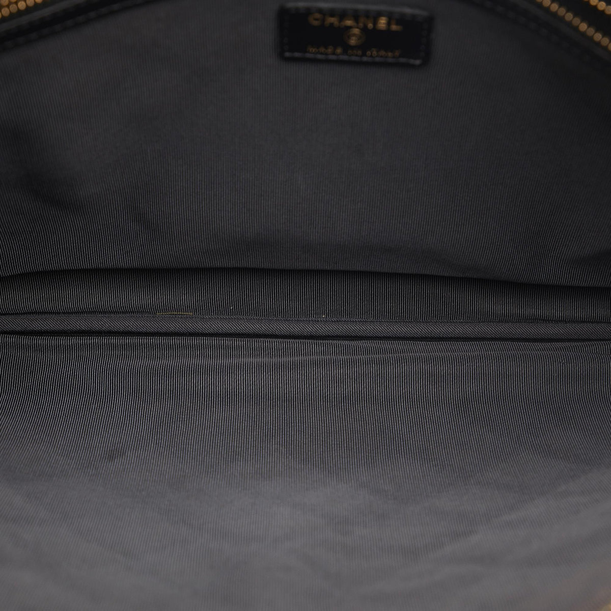 Chanel Quilted Caviar O Case Clutch (SHG-6m9479)