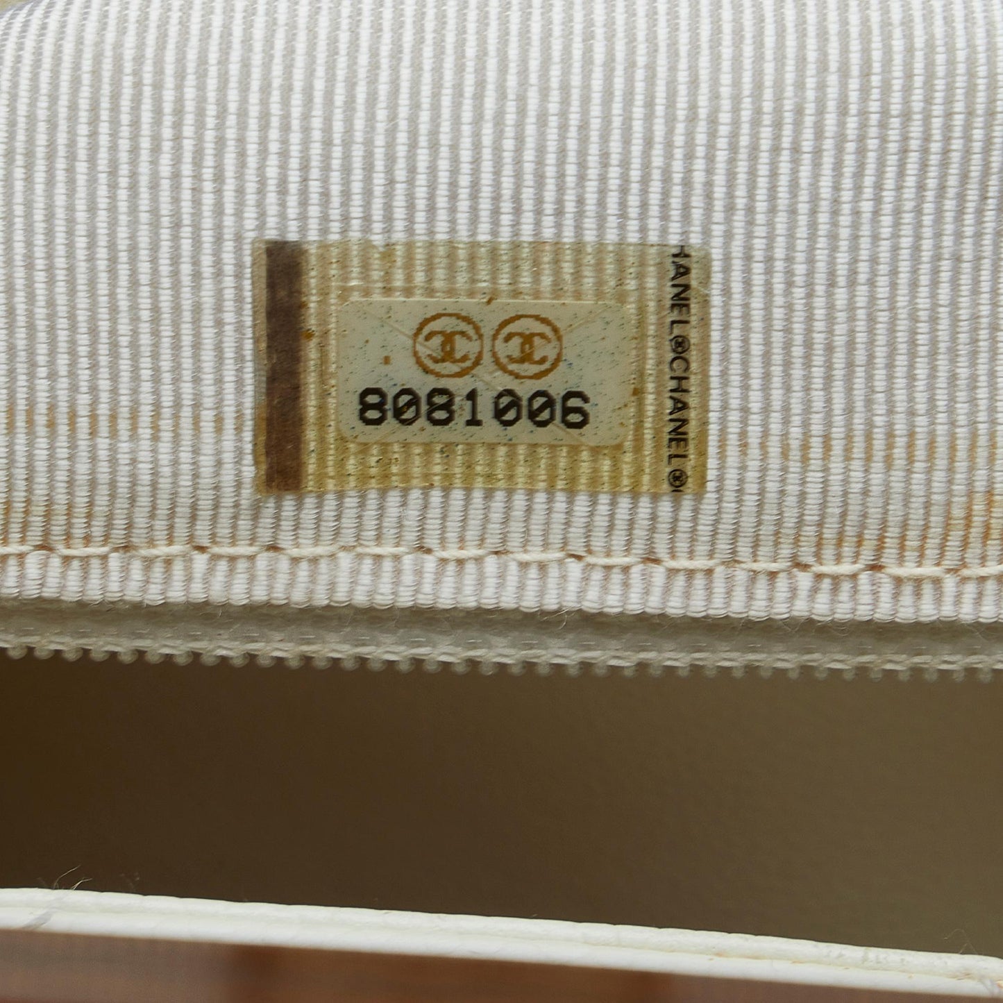 Chanel Quilted Caviar Wood Handle Tote Bag (SHG-McC69J)