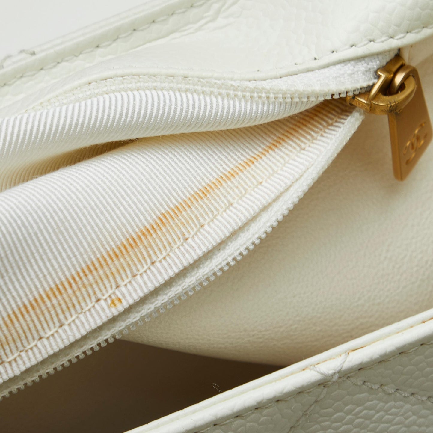 Chanel Quilted Caviar Wood Handle Tote Bag (SHG-McC69J)