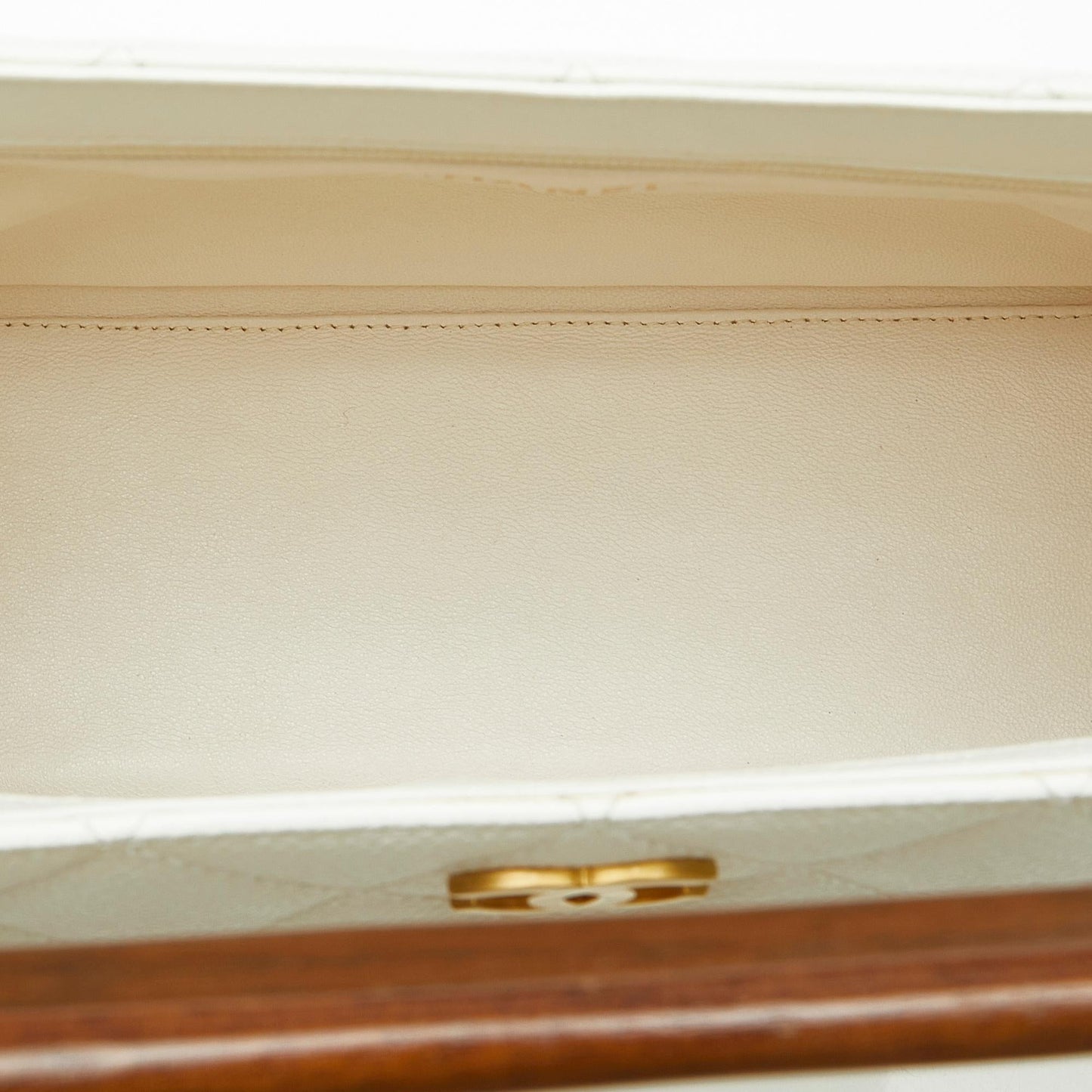 Chanel Quilted Caviar Wood Handle Tote Bag (SHG-McC69J)