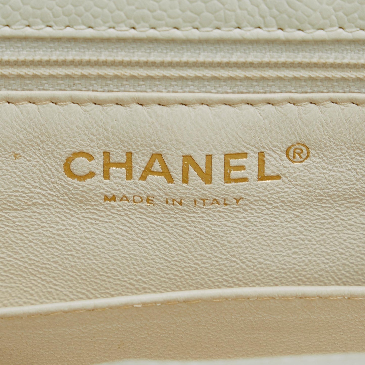 Chanel Quilted Caviar Wood Handle Tote Bag (SHG-McC69J)