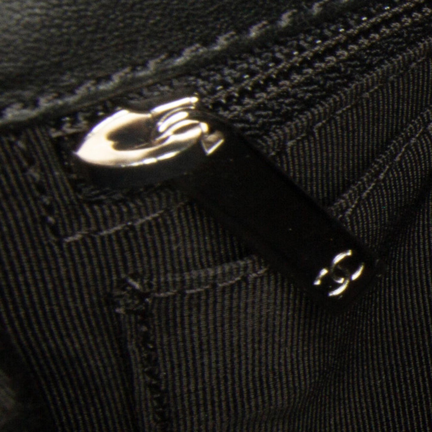 Chanel Quilted Classic Single Flap (SHG-n3i9JL)