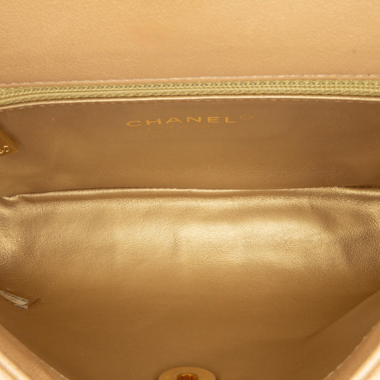 Chanel Quilted Lambskin CC Logo Bar Shoulder Bag (SHG-ZD1wrJ)